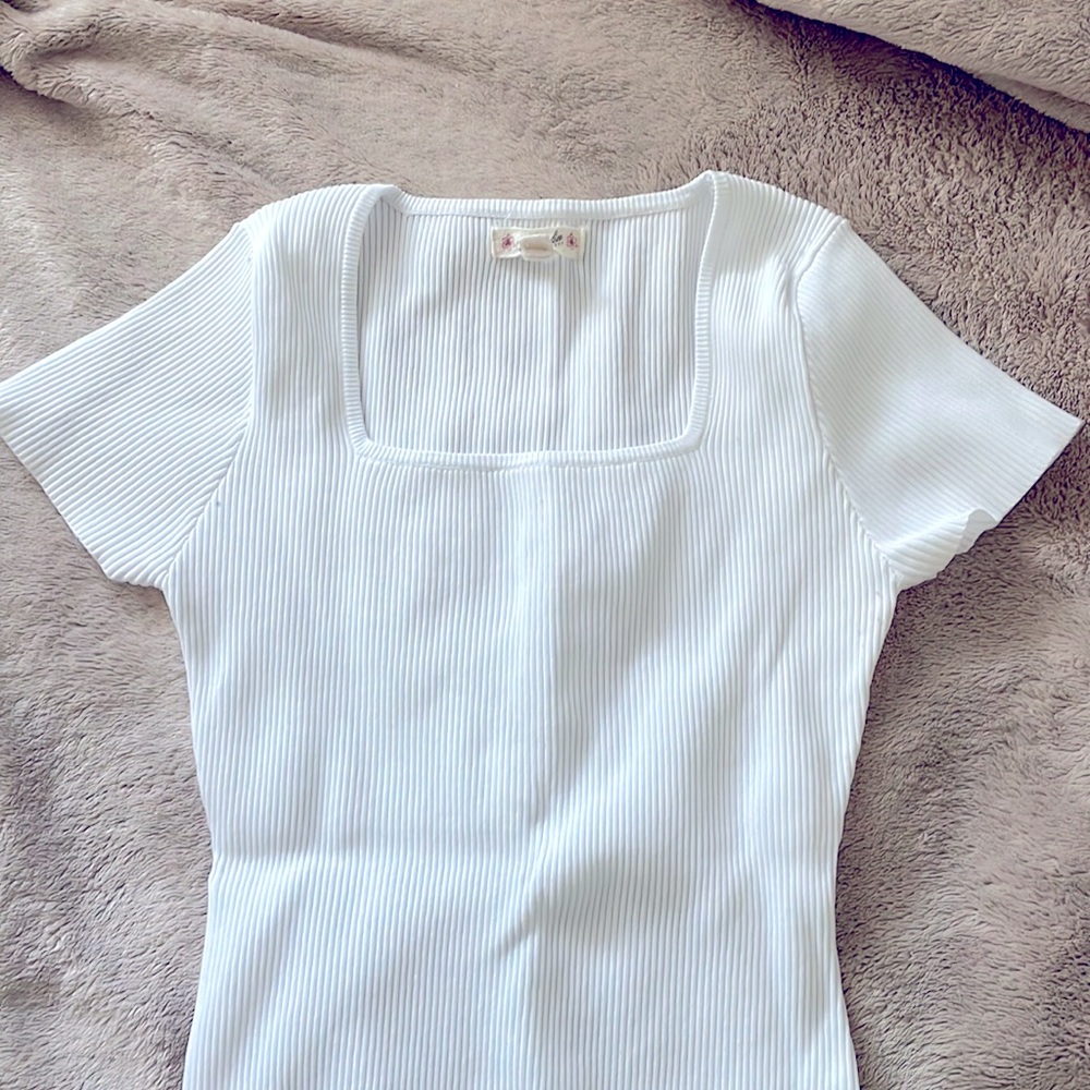 White ribbed short sleeve bodysuit